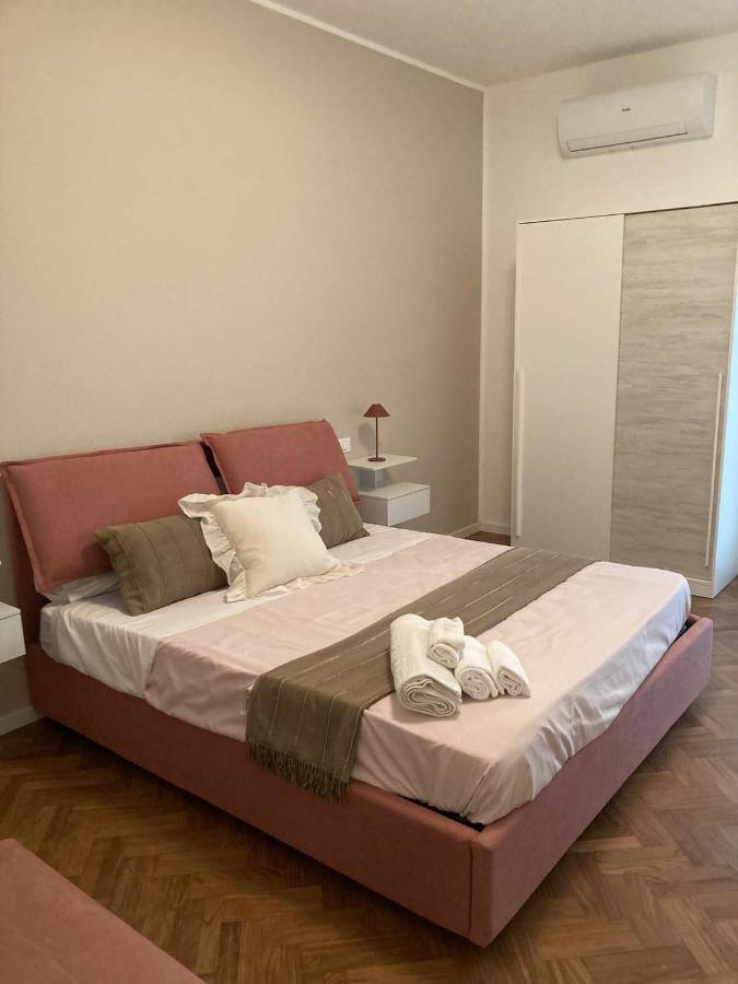 Case Vacanze Monroe 1 Palermo Exterior photo